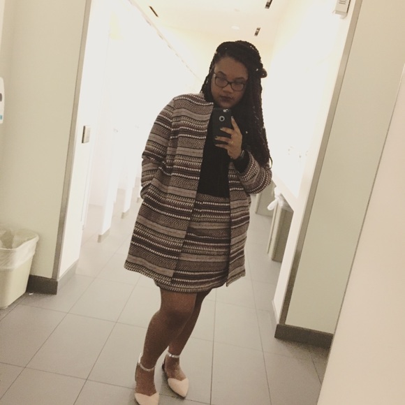 MEET THE SELLER 😊✨ - Picture 2 of 3